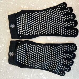 Gaiam grippy yoga socks